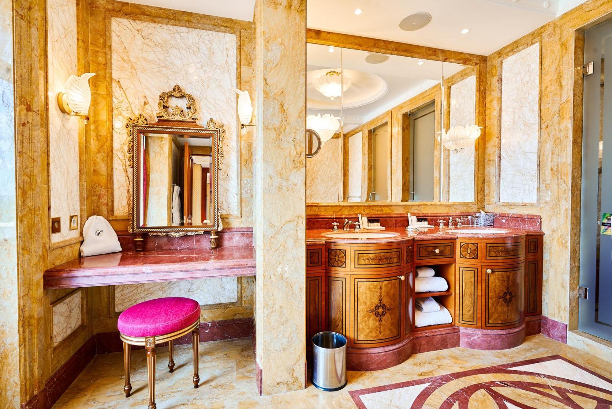 Fairmont Grand Hotel Kiev Dış mekan fotoğraf